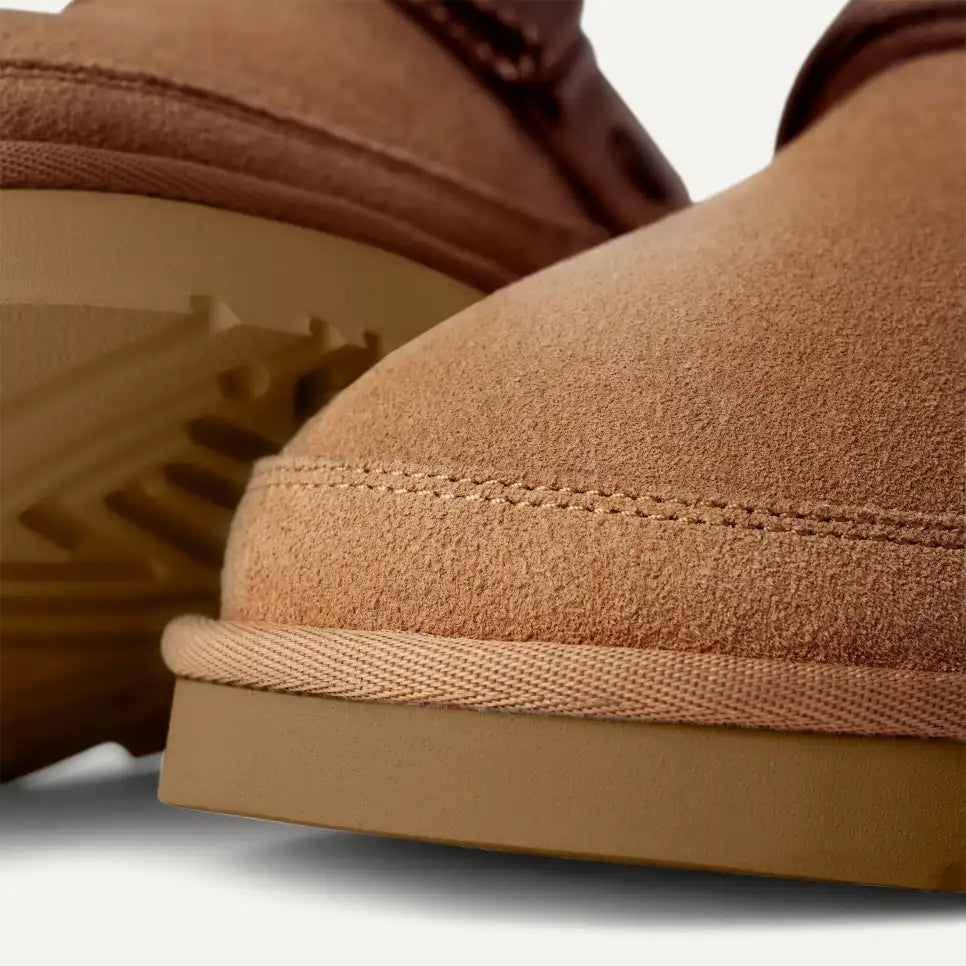 UGG MEN'S GOLDENCOAST CLOG - Chestnut