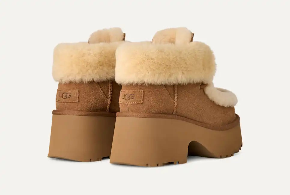 UGG Women's Esmee Lace Up - Chestnut