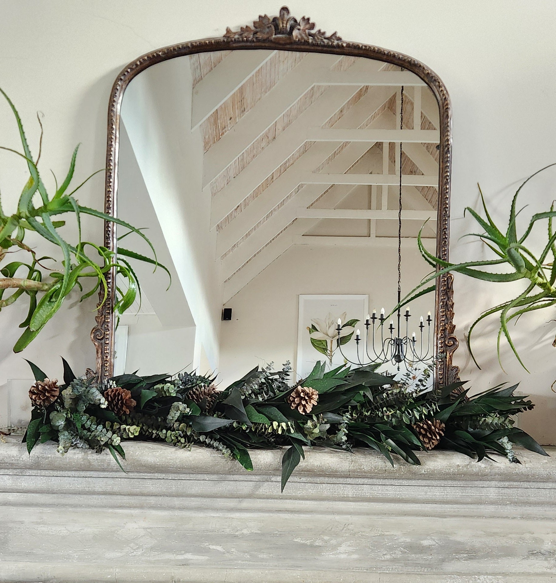 1 Metre Green Bluegum/Designer Pennygum Swag with Cones