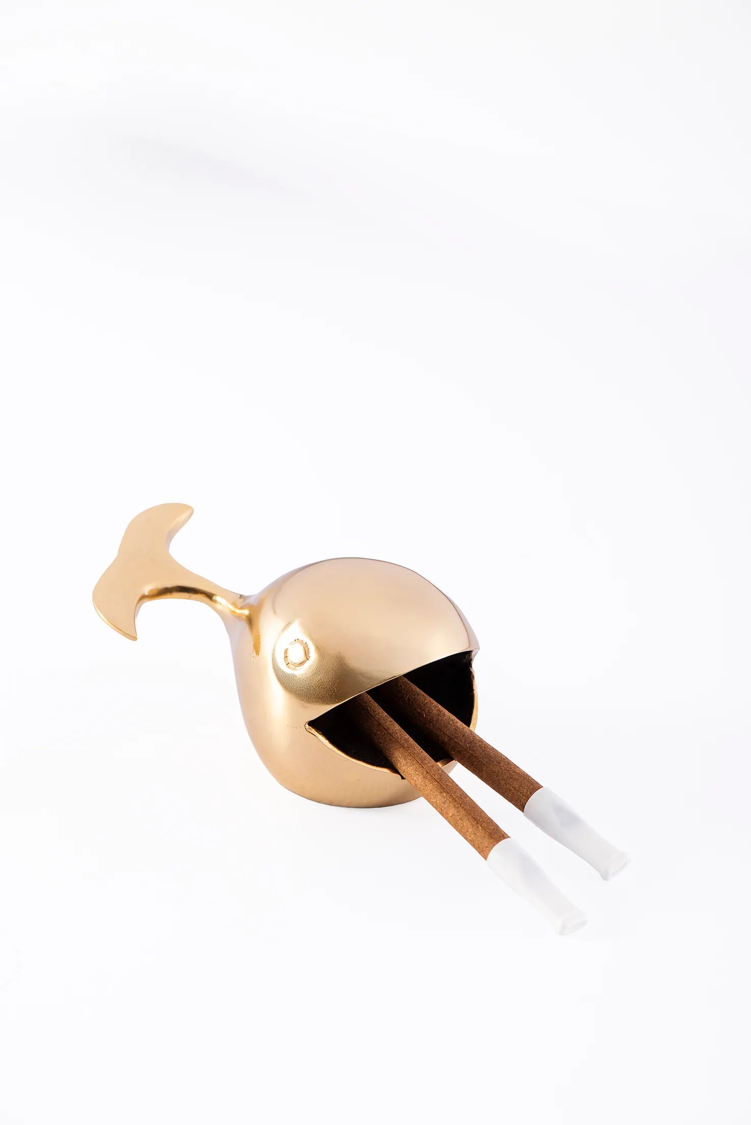 ASHTRAY WHALE SOILD BRASS