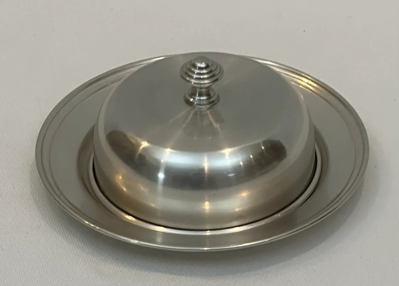 Round Classic Butter Dish