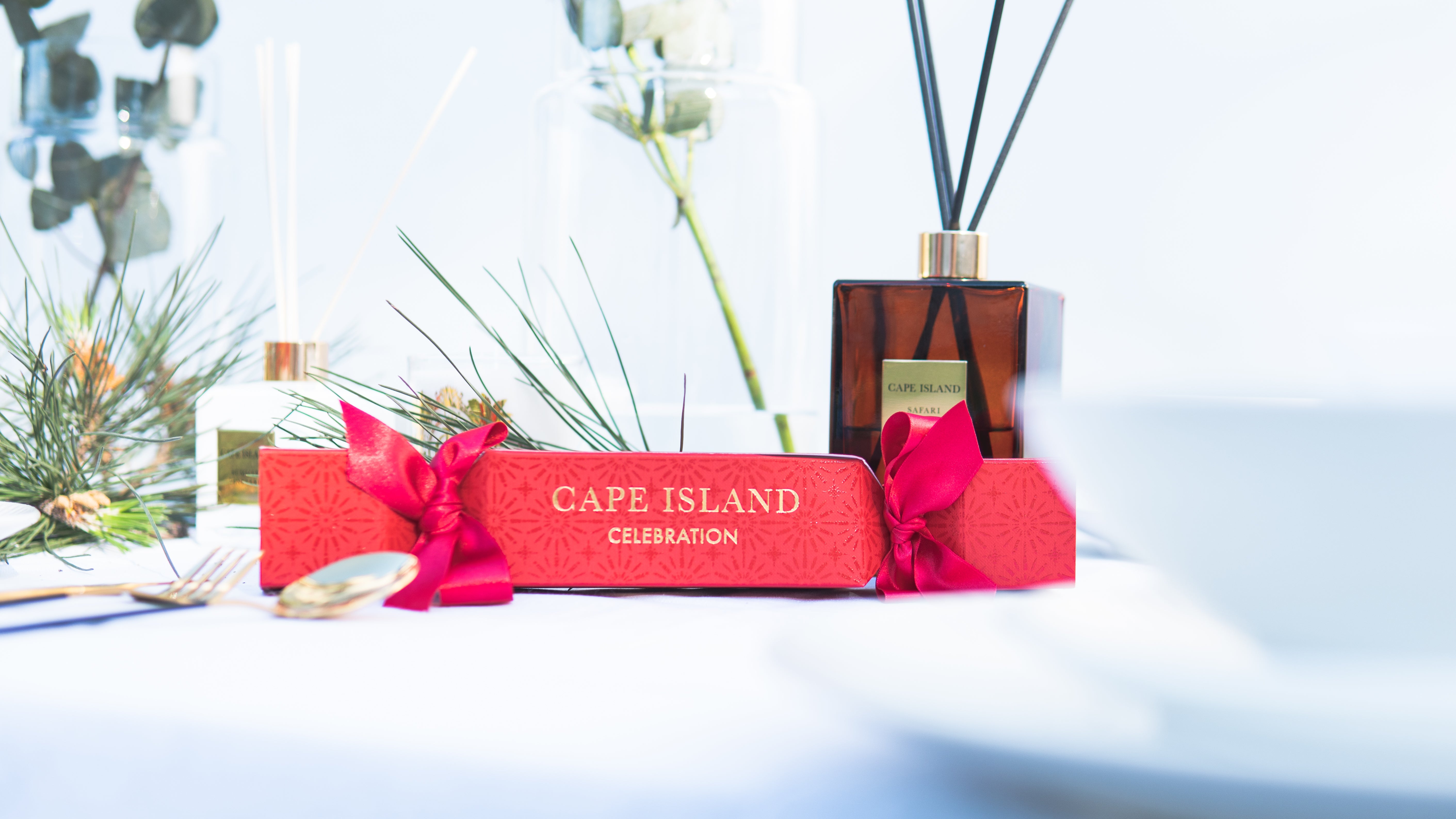 Cape Island - Celebration Mini Diffuser - Red Christmas Cracker