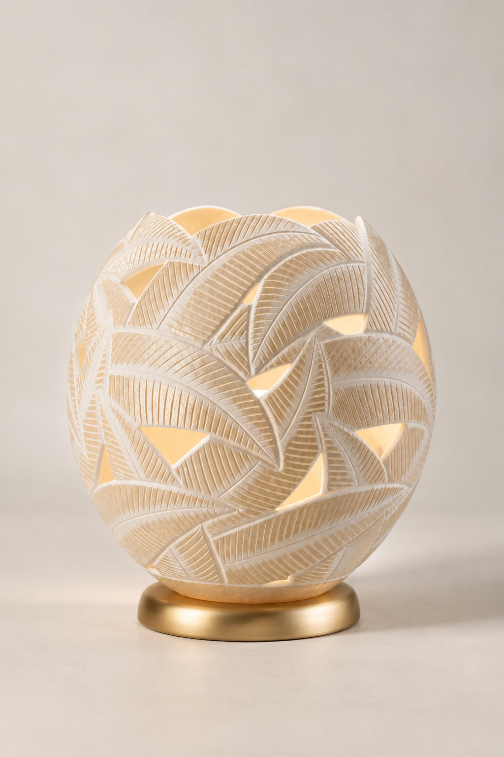 THE LEAVES - Ostrich Eggshell Tealight Holder