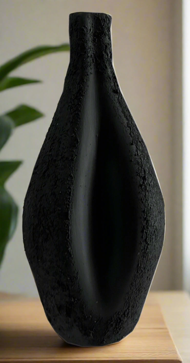 Dented Bottle Medium Black