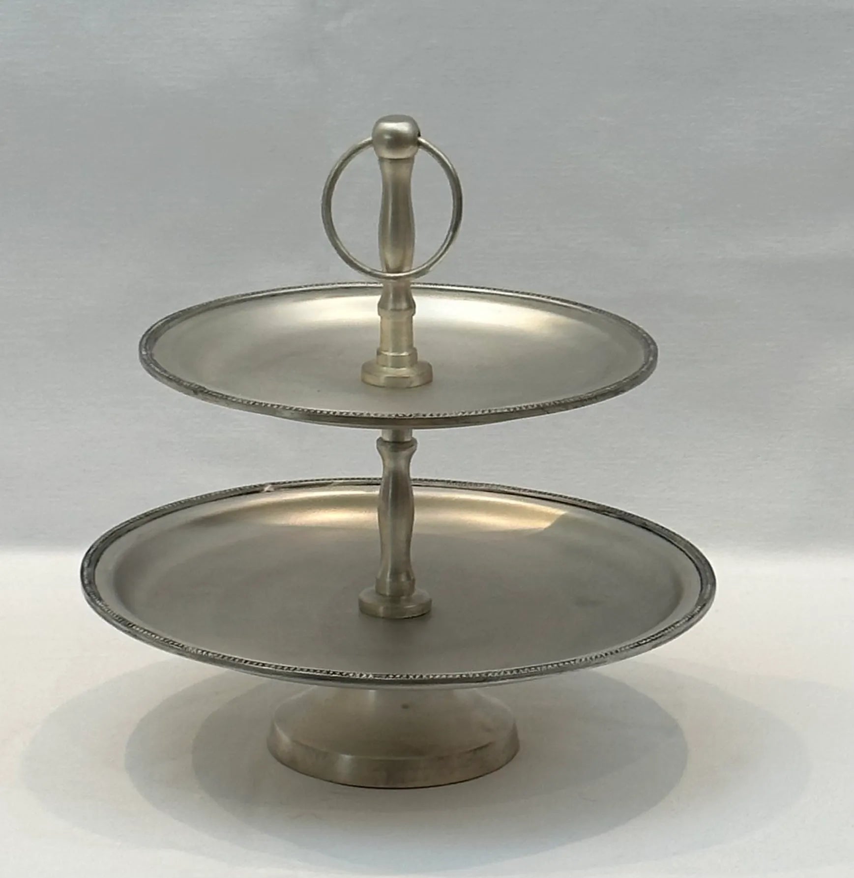 Patisserie 2 Tier Round Beaded