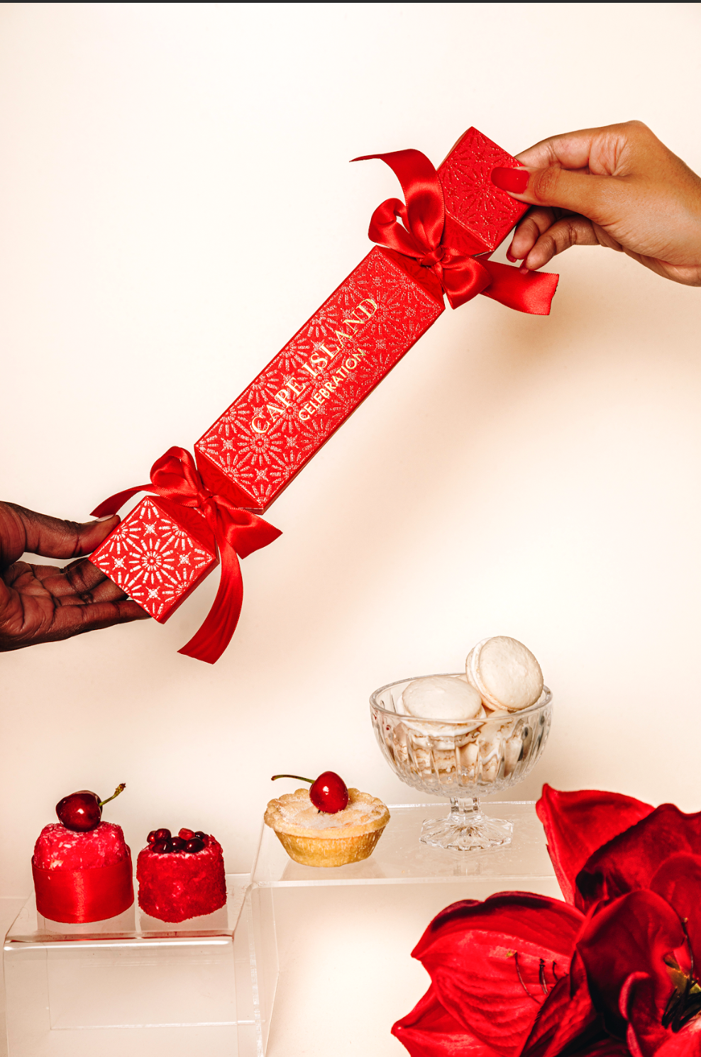 Cape Island - Celebration Mini Diffuser - Red Christmas Cracker