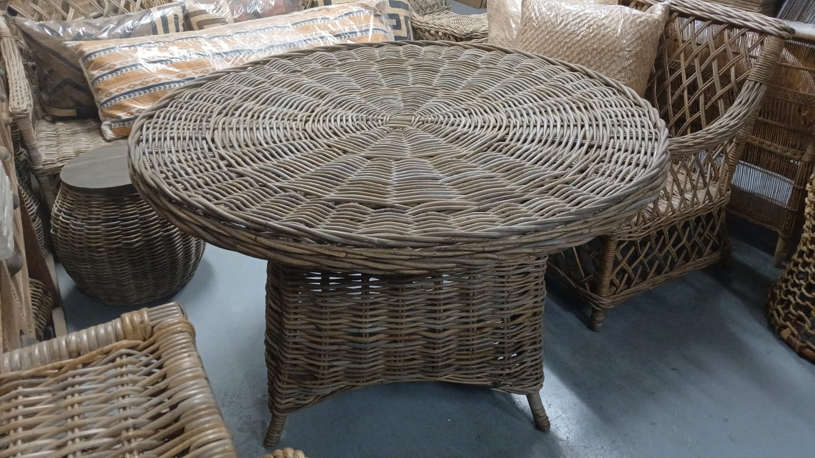 Rattan Thick Round TABLE ONLY 6 Seater Grey