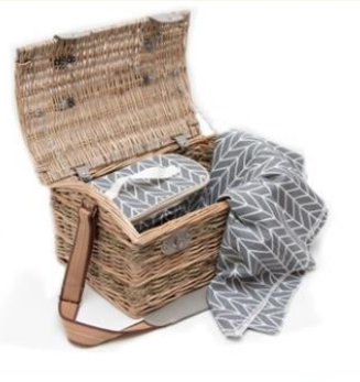 Classic Picnic Basket with Cutlery