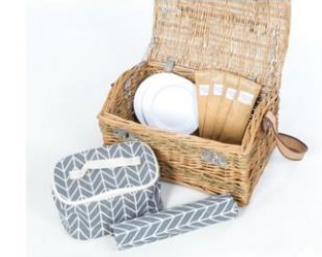 Classic Picnic Basket with Cutlery
