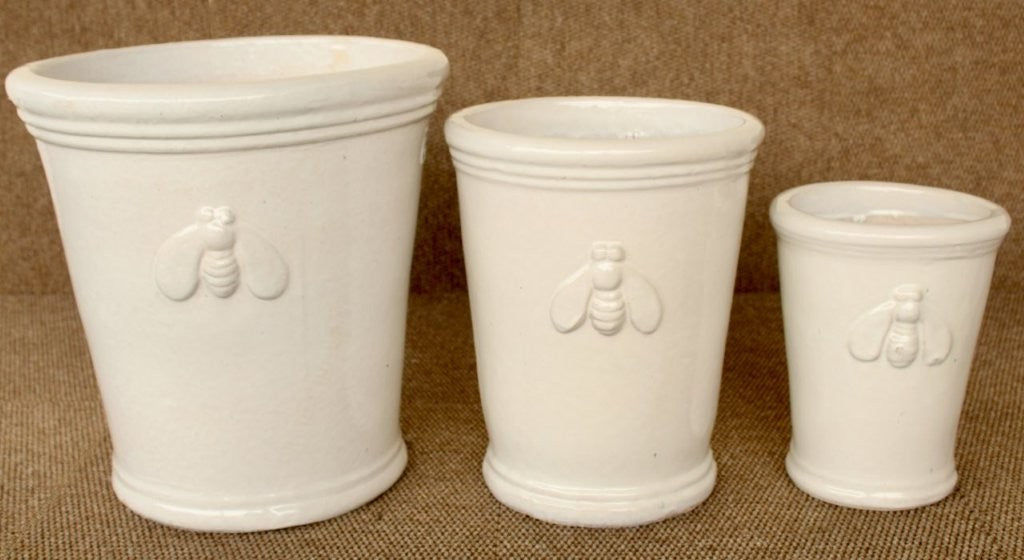 WHITE BEE POT