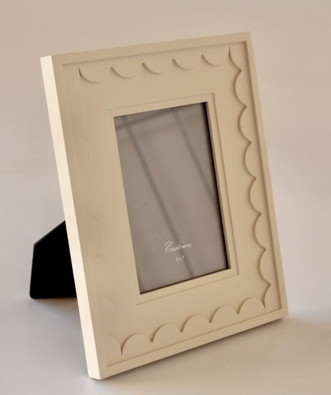 Cream Scallop Wooden Standing Photo Frame