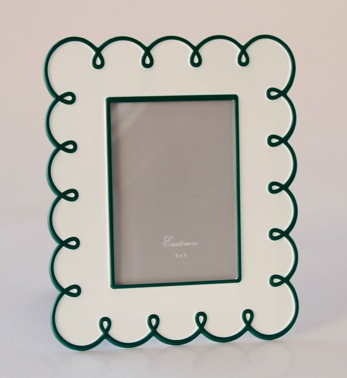 Green and White Scallop Metal Standing Photo Frame