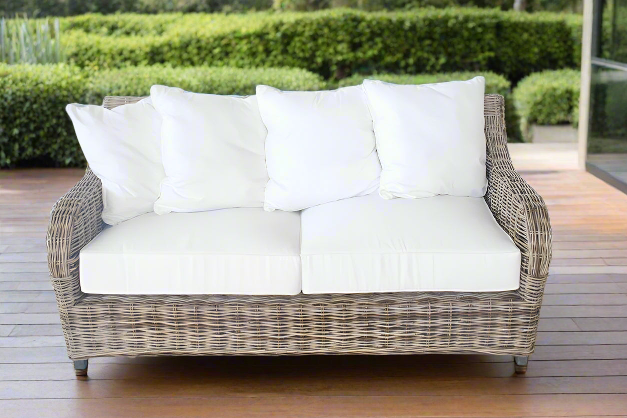 Thick Woven Large 2.5 Seater Couch With 2 Seat and 4 Back Cushions