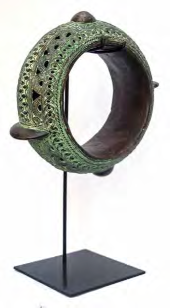 Round Extra Large Bronzed Bangle on Stand - NetDécor