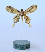 GOLD BUTTERFLY ON GREEN MARBLE STAND - NetDécor