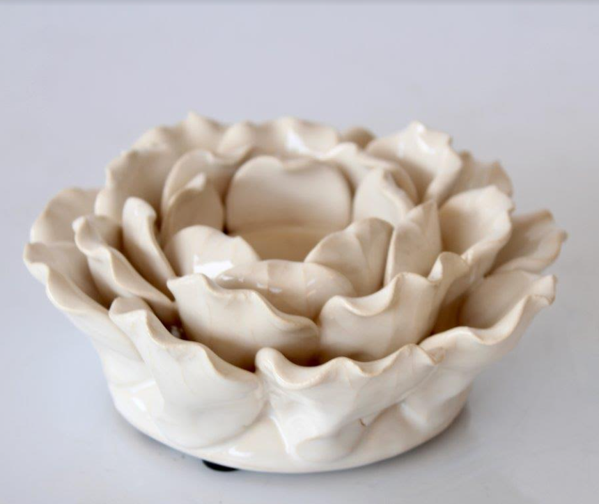White Petal Candle Holder - NetDécor