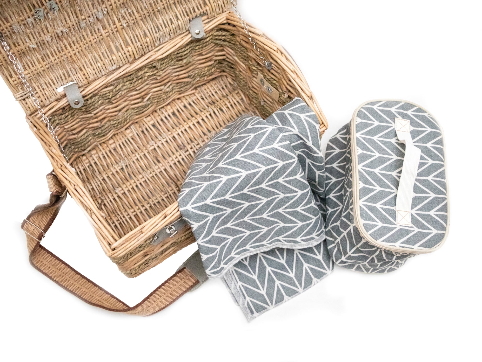 Classic Picnic Basket - NetDécor