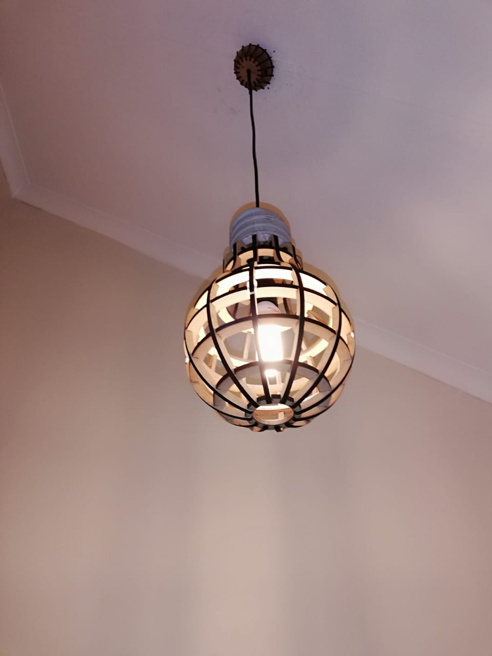 Eco Friendly Lampadina Chandelier - NetDécor