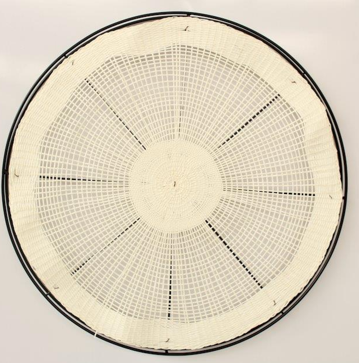 40cm String & Metal Wall Hanging - NetDécor