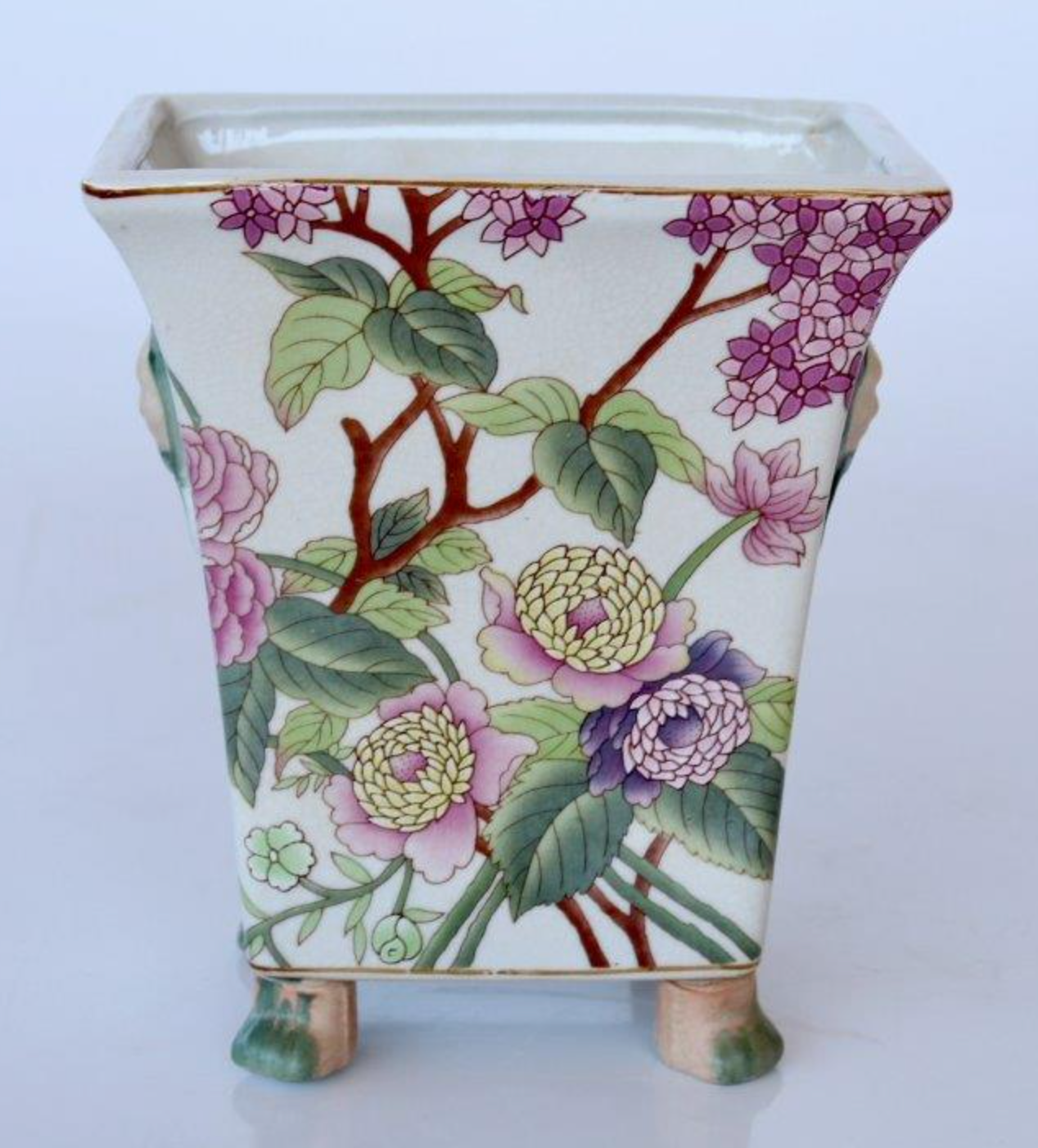 PINK FLORAL PLANTER ON FOOT - NetDécor