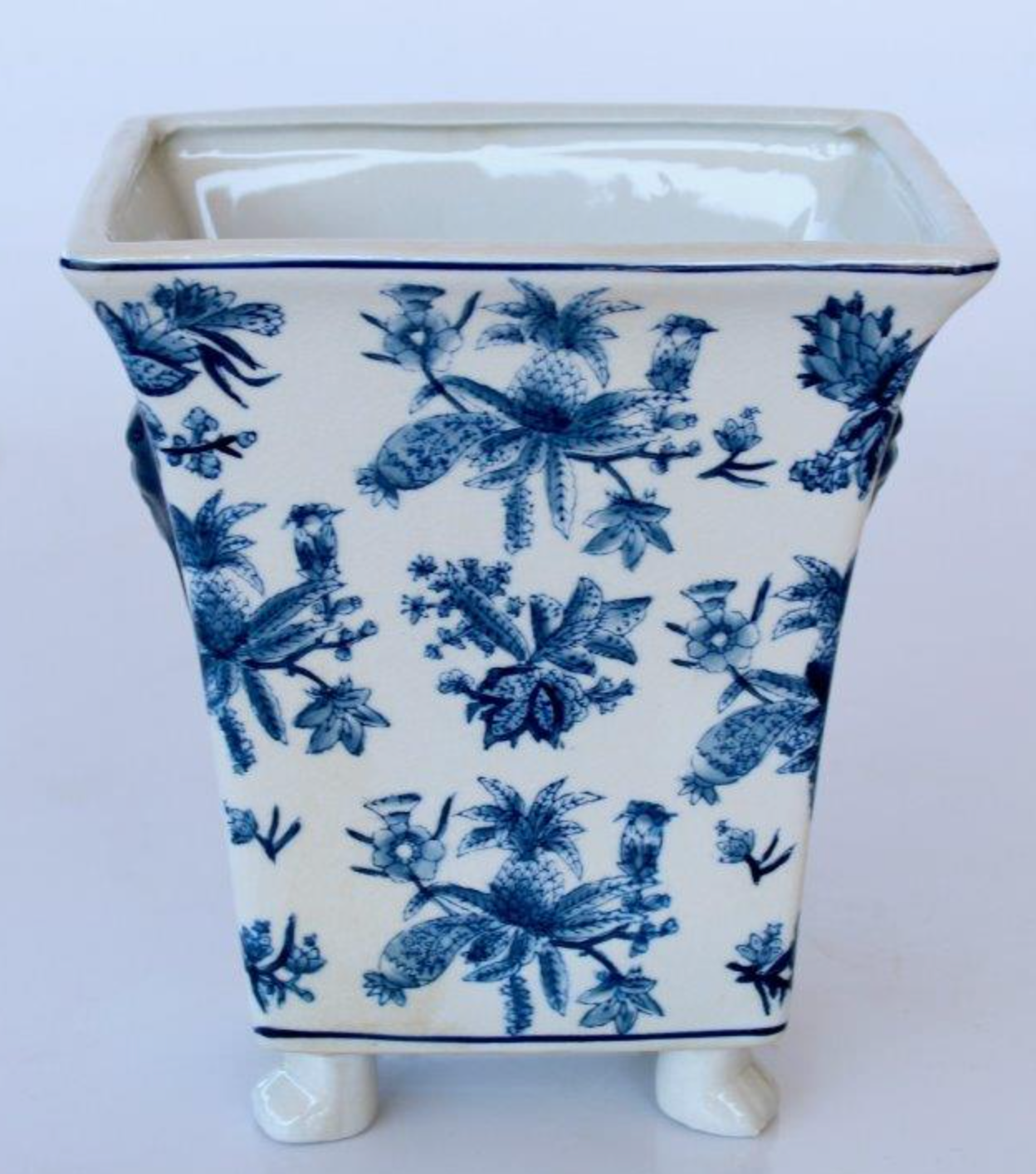 BLUE FLORAL PLANTER ON FOOT - NetDécor