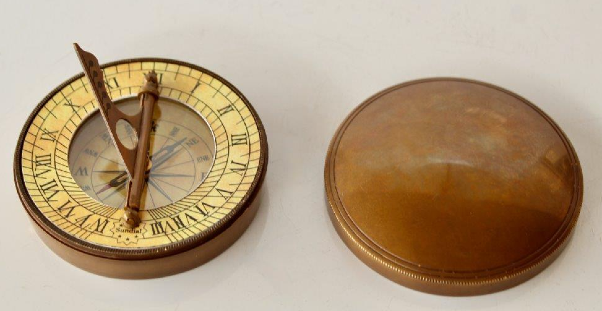 Brass Compass & Sundial with Lid - NetDécor