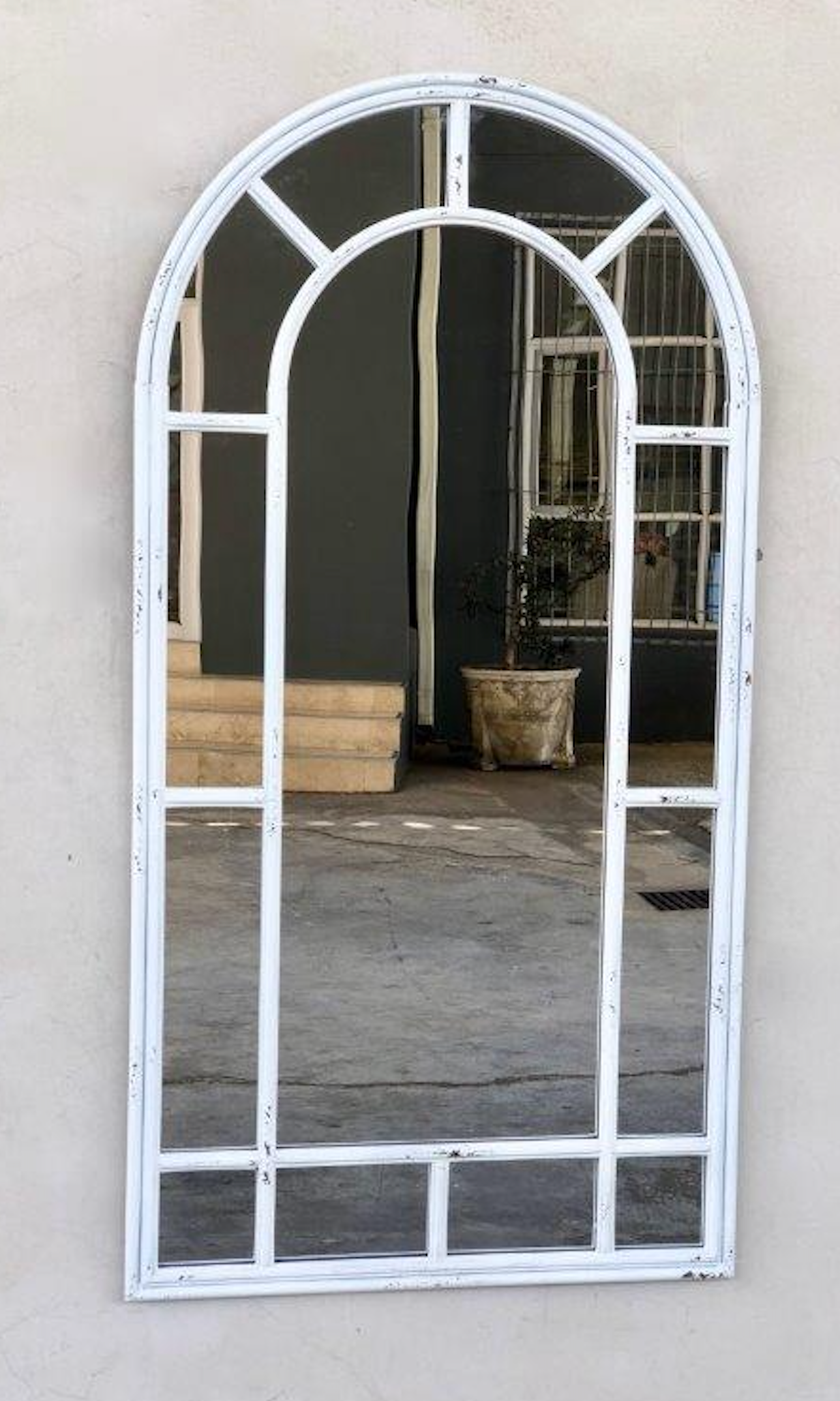 White Distressed Metal Arch Mirror - NetDécor