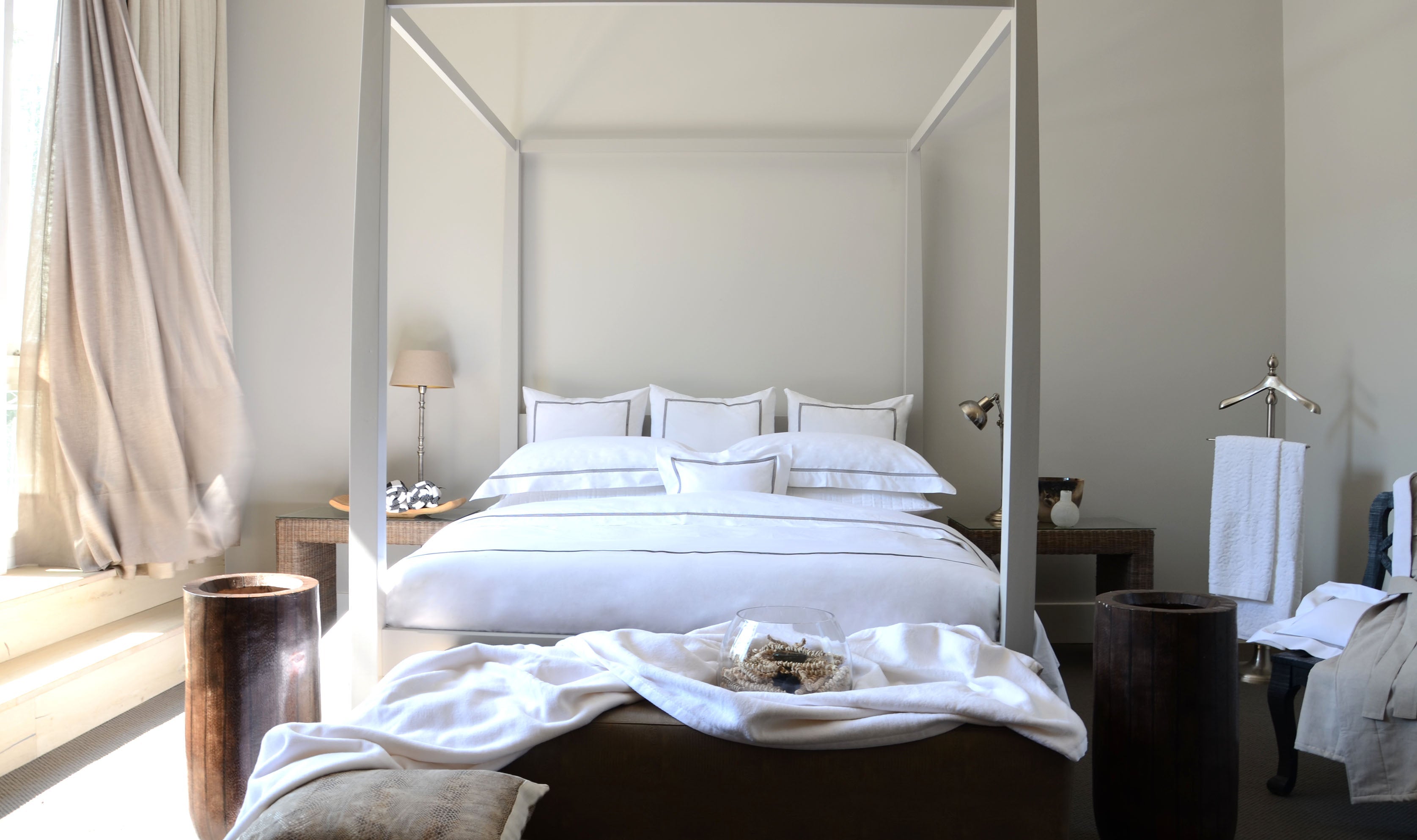 Our classic range of quality, serviceable, comfortable and durable plain bed linens are embellished using the traditional Belfast system of rows of cord stitching to denote higher thread count cloths.