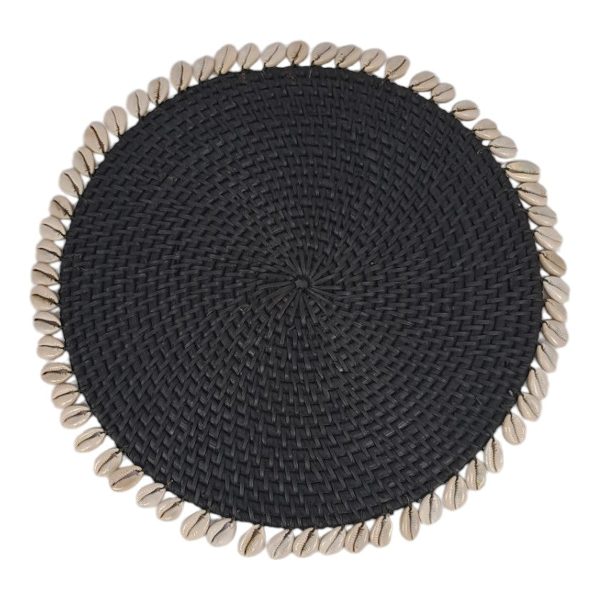 Rattan Placemat Round with Cowrey Shells in Black
