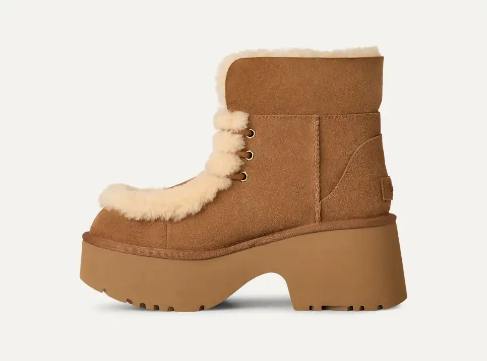 UGG Women's Esmee Lace Up - Chestnut