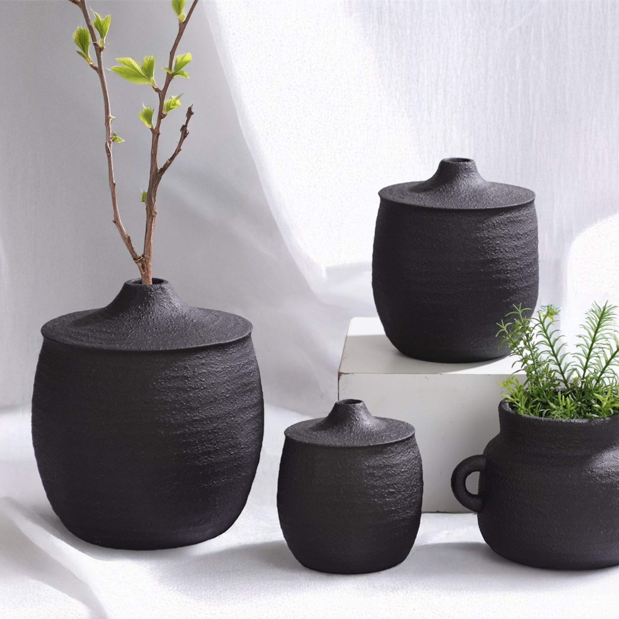 Kuro Pot Small