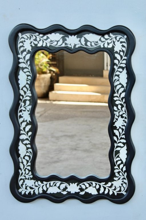 WOODEN BLACK & WHITE SCALLOP  MIRROR
