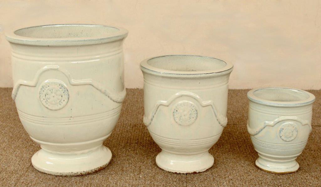 Cream Distressed Wreath Pot