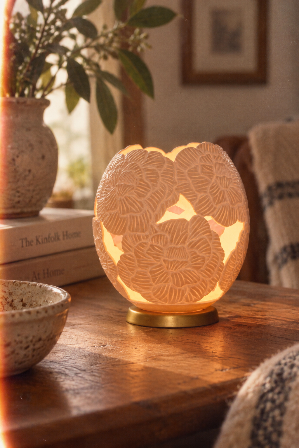 THE BLOOM - Ostrich Eggshell Tealight Holder