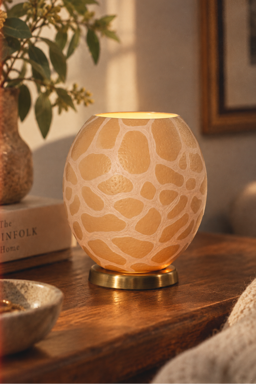 THE BOLD GIRAFFE - Ostrich Eggshell Tealight Holder