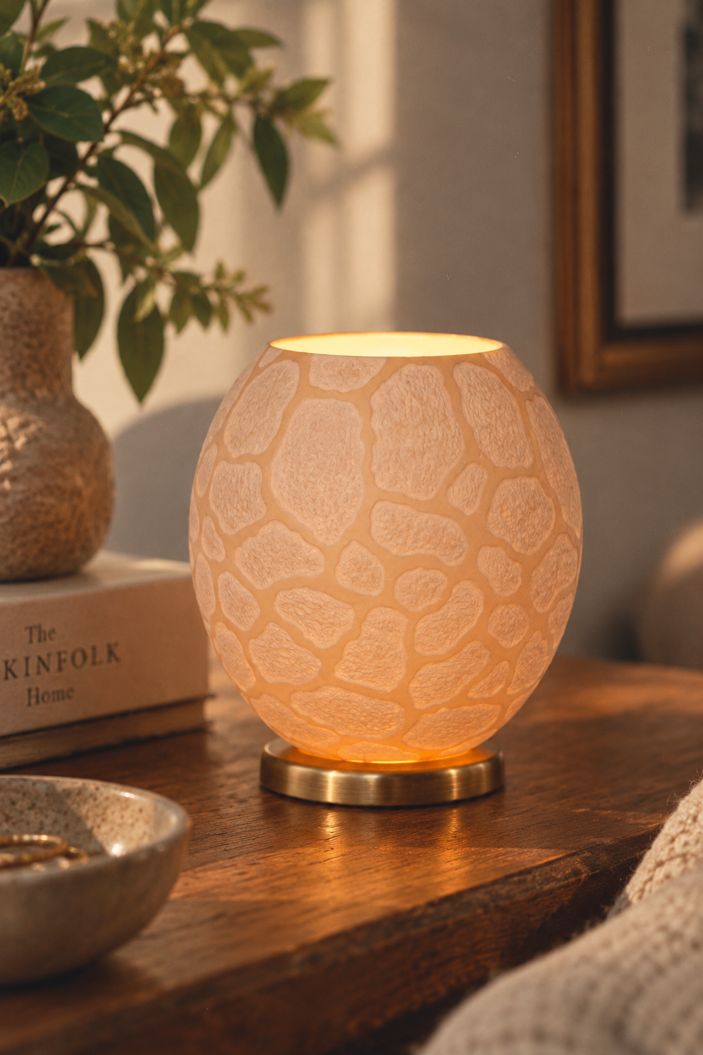 THE FINE GIRAFFE - Ostrich Eggshell Tealight Holder