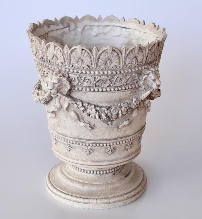 Resin Planter with Lion Head – 38x33cm | Outdoor Pedestal Pot | Decorative Garden Planter