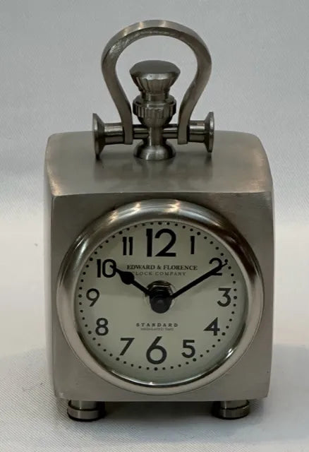 Edward Cube Clock - NetDécor 