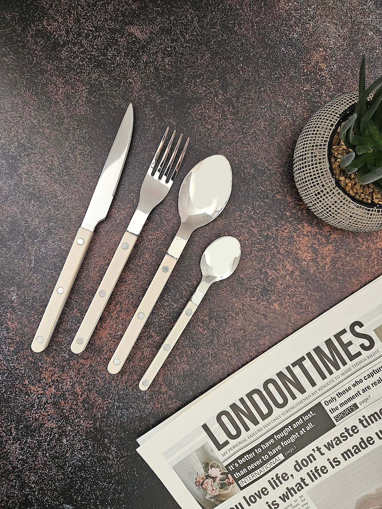 Louisiana 16 piece Cutlery Set in Ivory