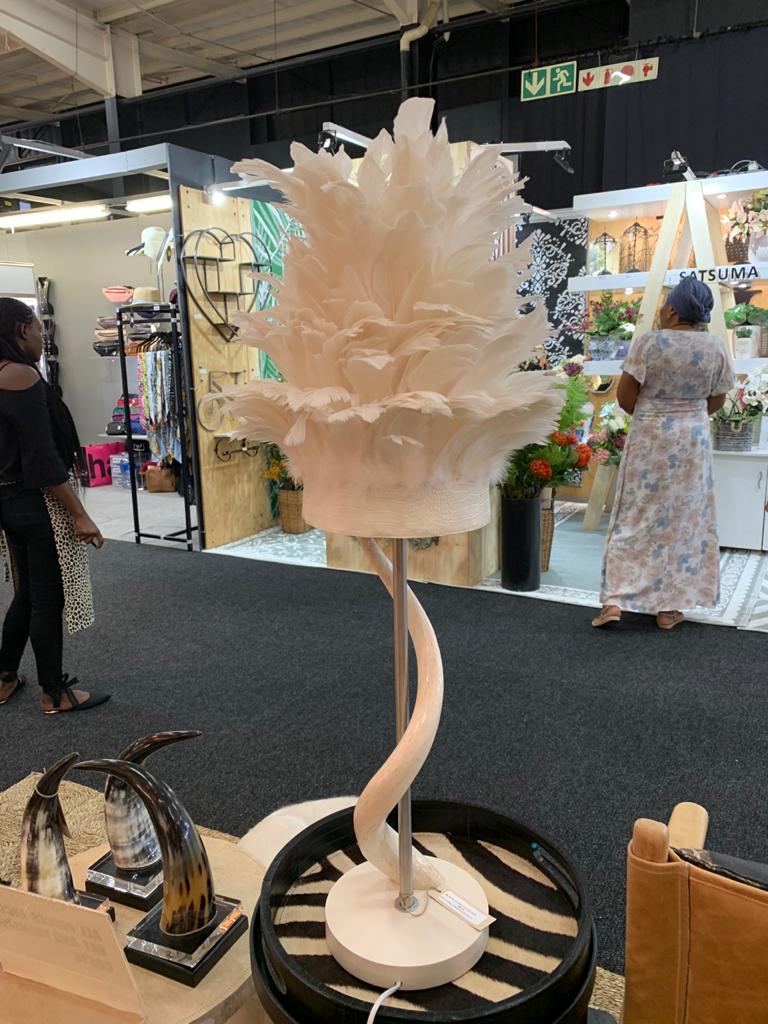 KUDU INNER HORN LAMP WITH ROOSTER FEATHER SHADE - NetDécor 