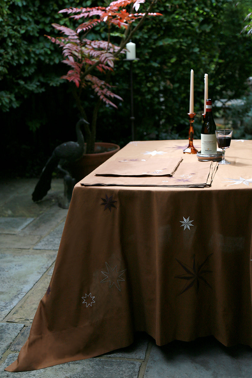 REED LINEN - Constellation Tablecloth & Napkins - Daschund  and Brown