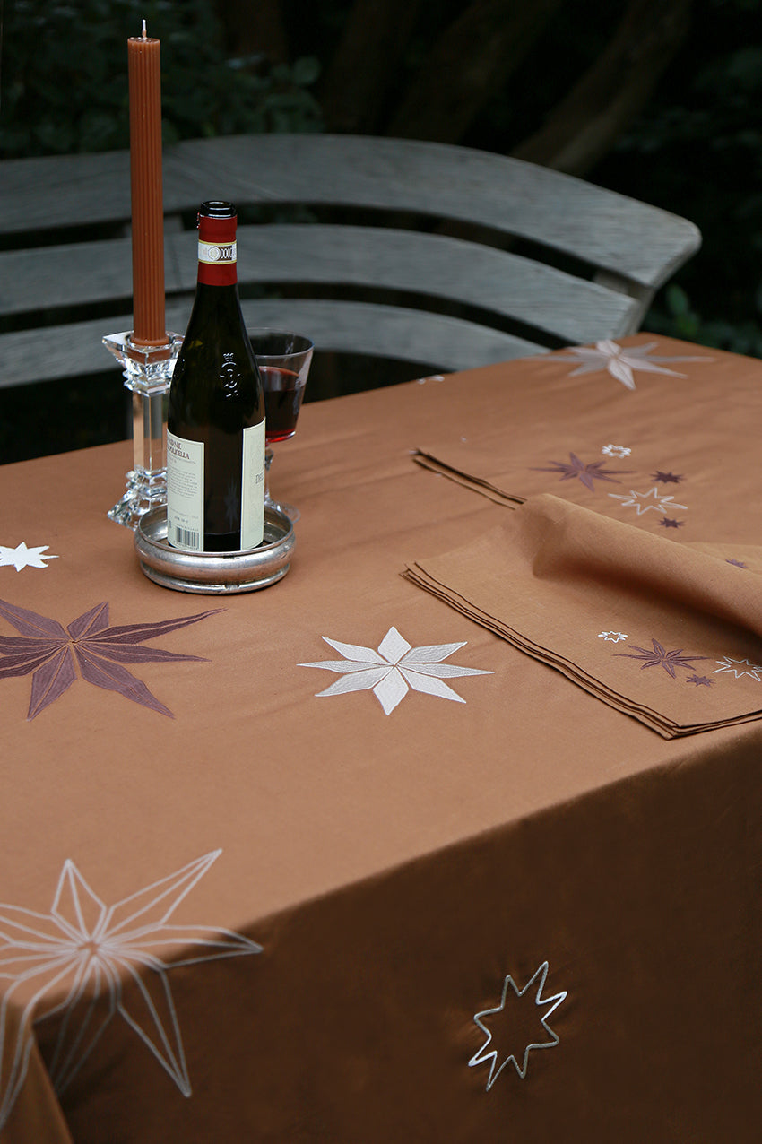 REED LINEN - Constellation Tablecloth & Napkins - Daschund  and Brown