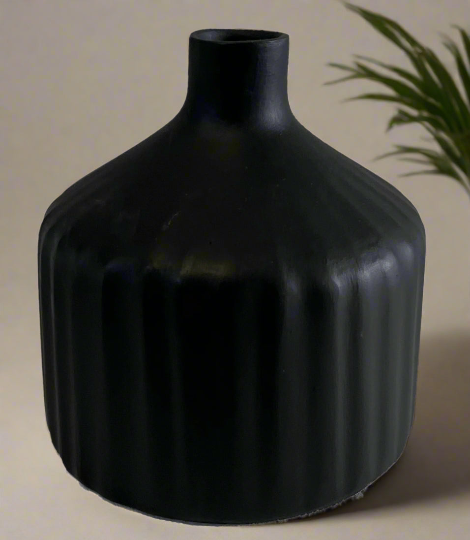 Scallop Bottle Small - Black