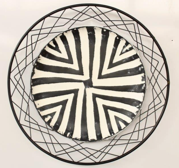 Medium Metal Hanging Wall Plate - NetDécor 