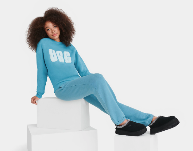 UGG Tazz Platform in Black - NetDécor 