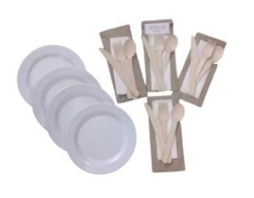 Classic Picnic Basket with Cutlery