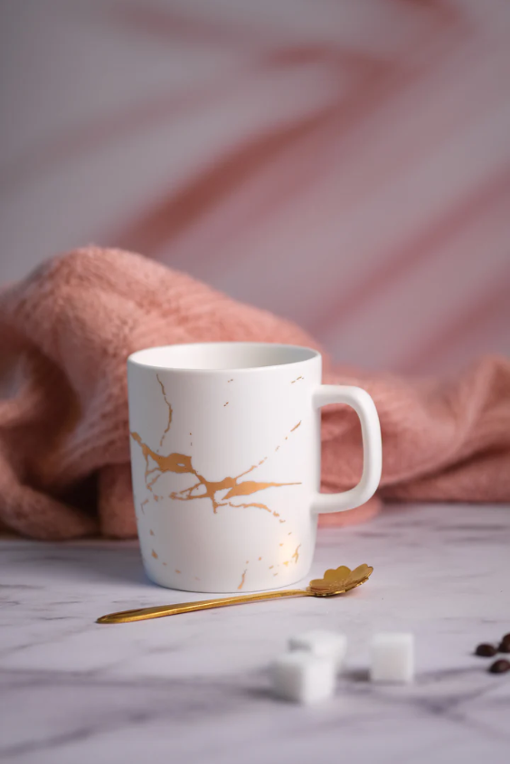 Kintsugi Breakfast Mug in Black and White