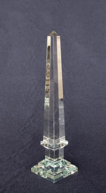 Medium Tall Crystal Obeslisk