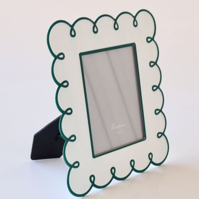 Green and White Scallop Metal Standing Photo Frame