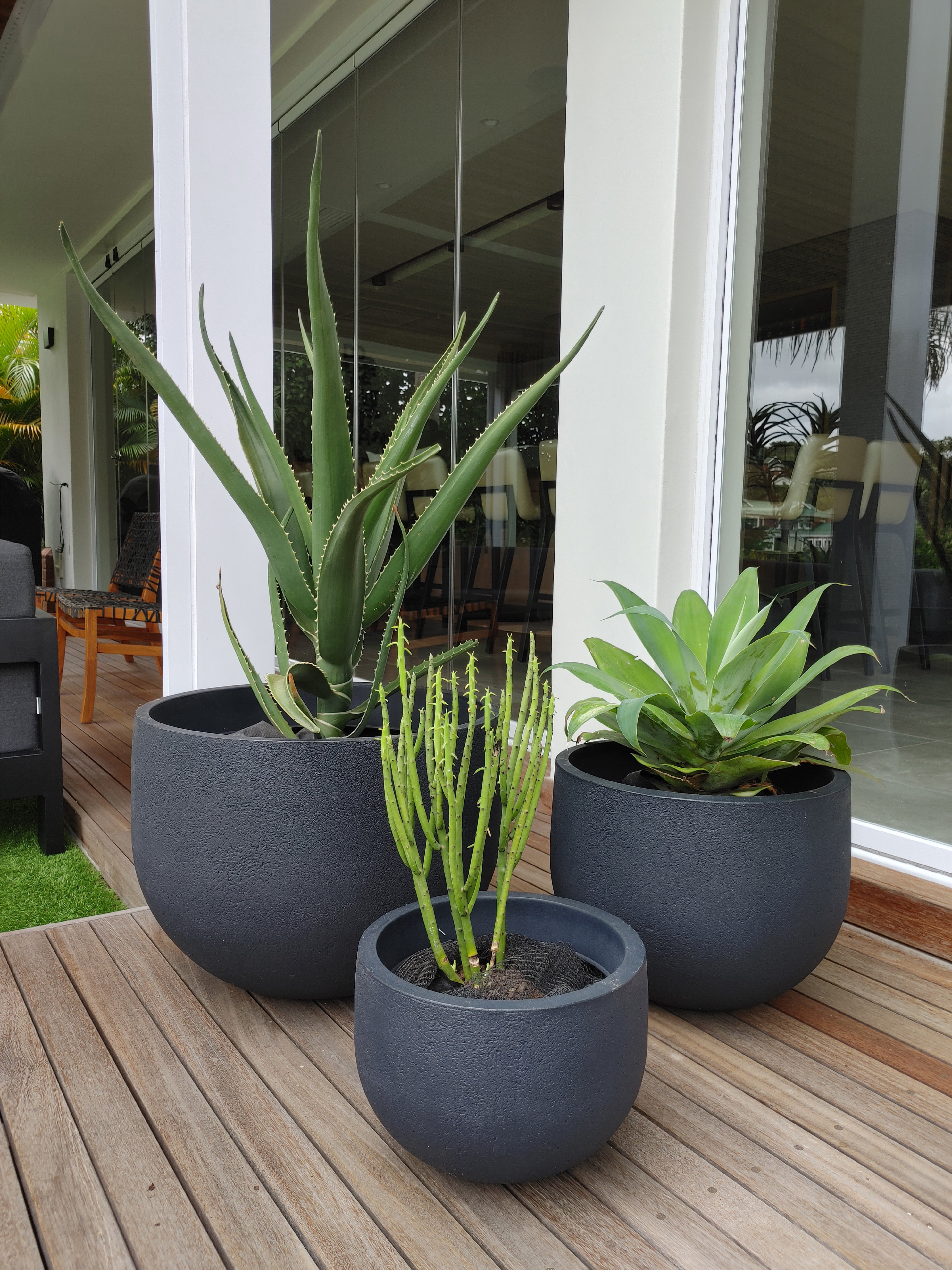 Rustic Round Set of 3 Outdoor Planters